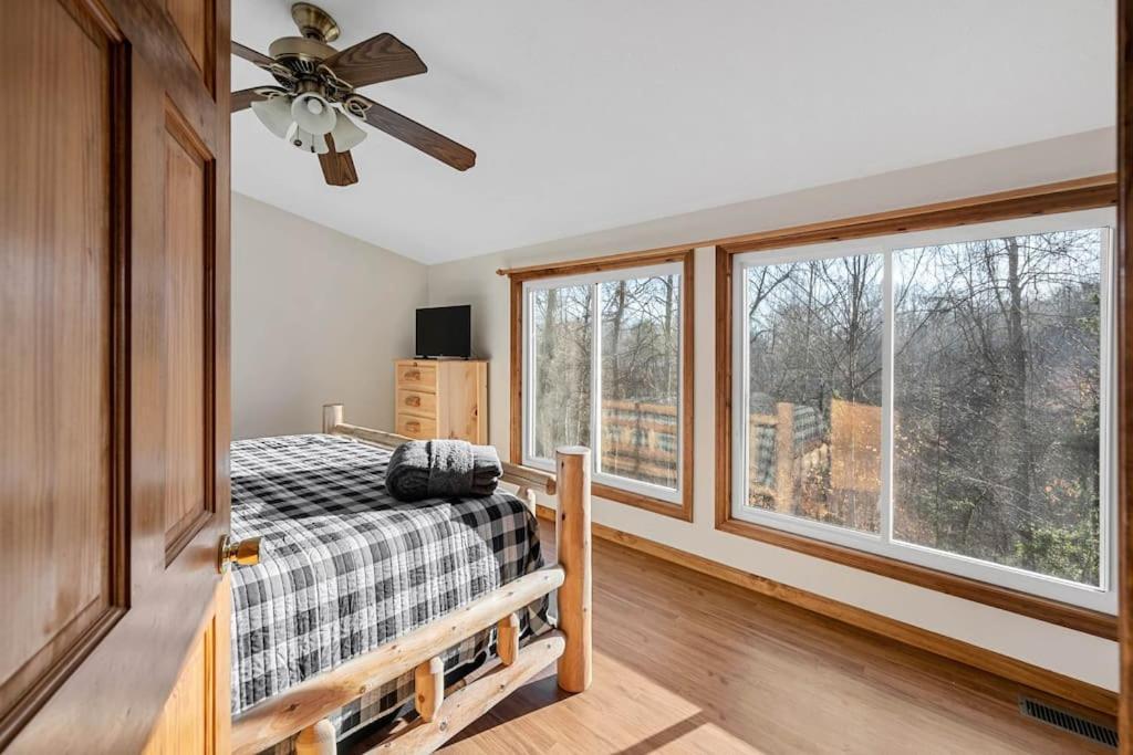 Dog Friendly! Views! Hot Tub! Close To Pf! Gsmnp Sevierville Kültér fotó